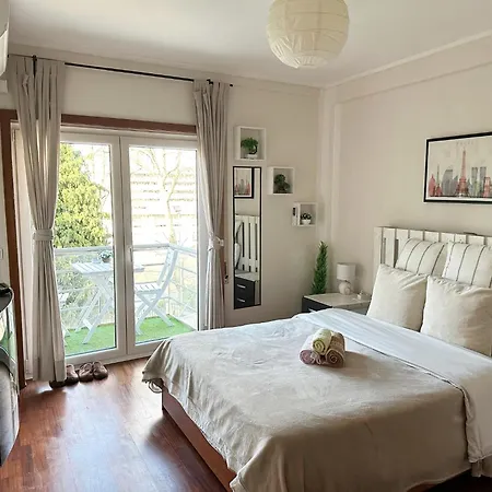 Modern Private With Balcony & Bathroom - King And Queen Beds Vendégház Vila Nova de Gaia