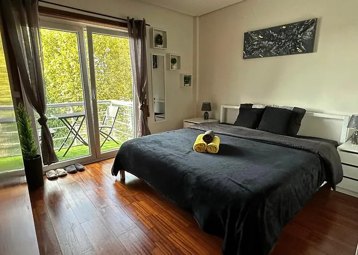 Modern Private With Balcony & Bathroom - King And Queen Beds Vila Nova de Gaia