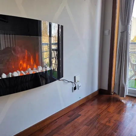 Modern Private With Balcony & Bathroom - King And Queen Beds Πανσιόν Βίλα Νόβα ντε Γκάια