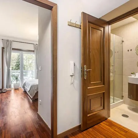 Modern Private With Balcony & Bathroom - King And Queen Beds 3* Vila Nova de Gaia