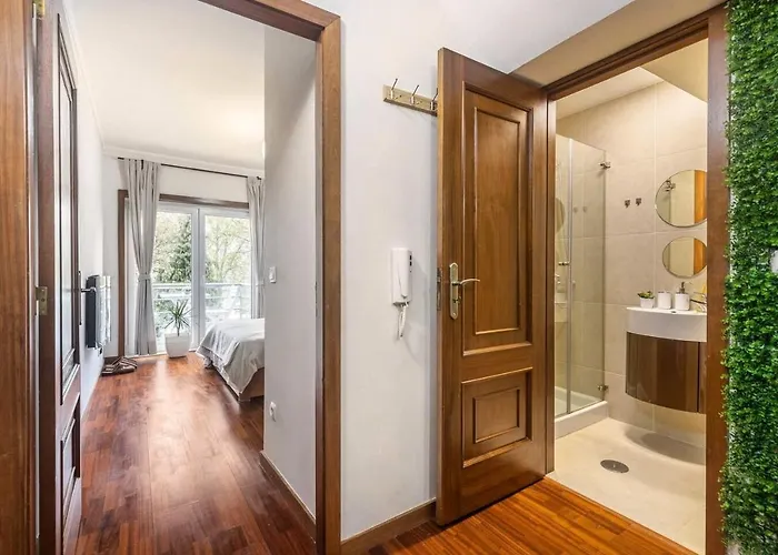 Modern Private With Balcony & Bathroom - King And Queen Beds 3* Βίλα Νόβα ντε Γκάια